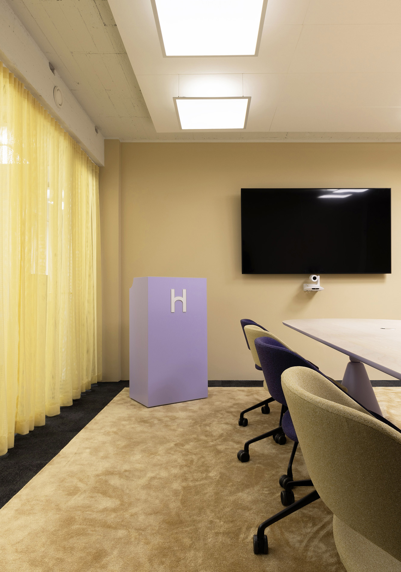 Howspace office design studio meeting room