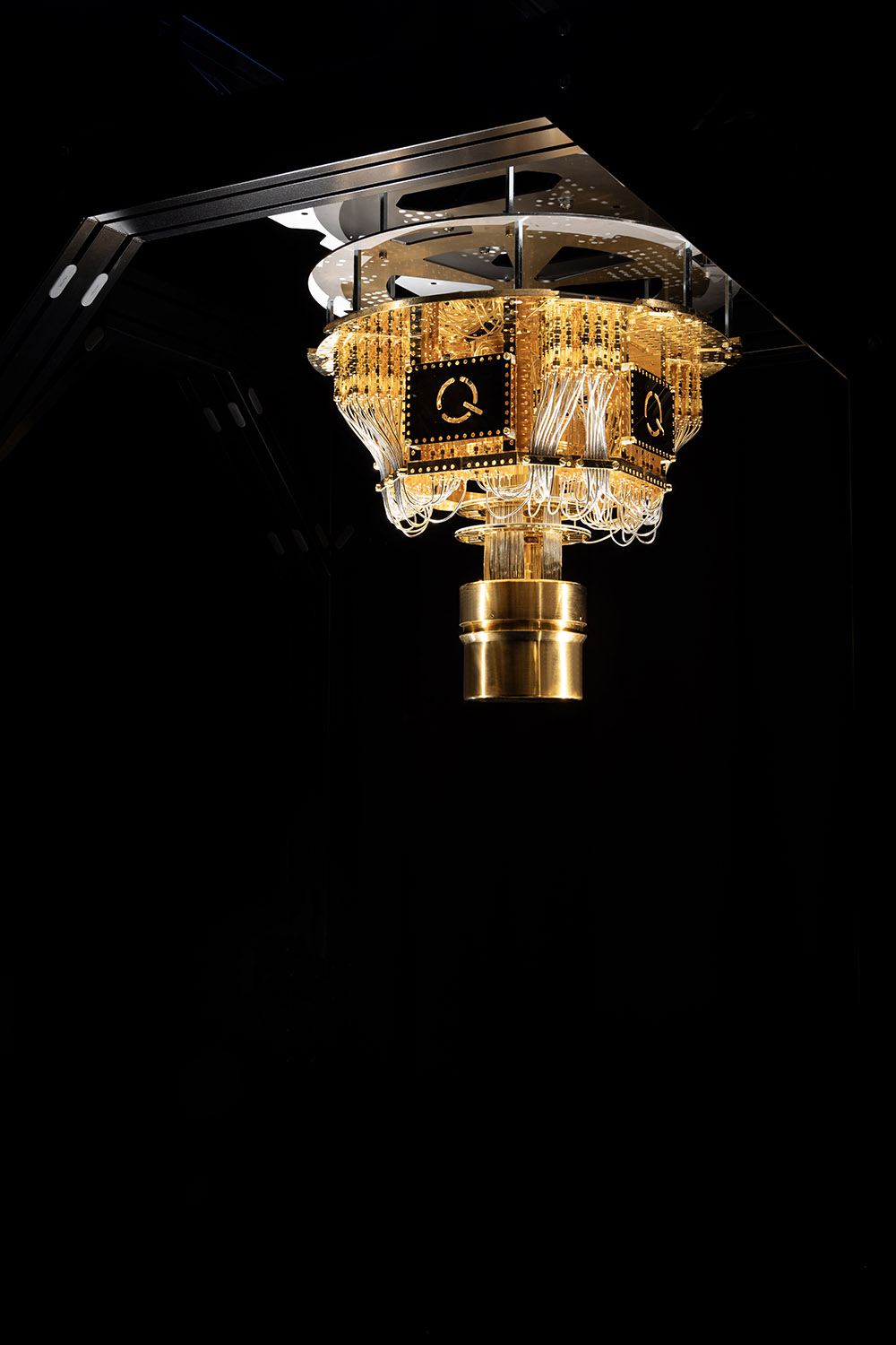 IQM quantum computer showroom design cryostat