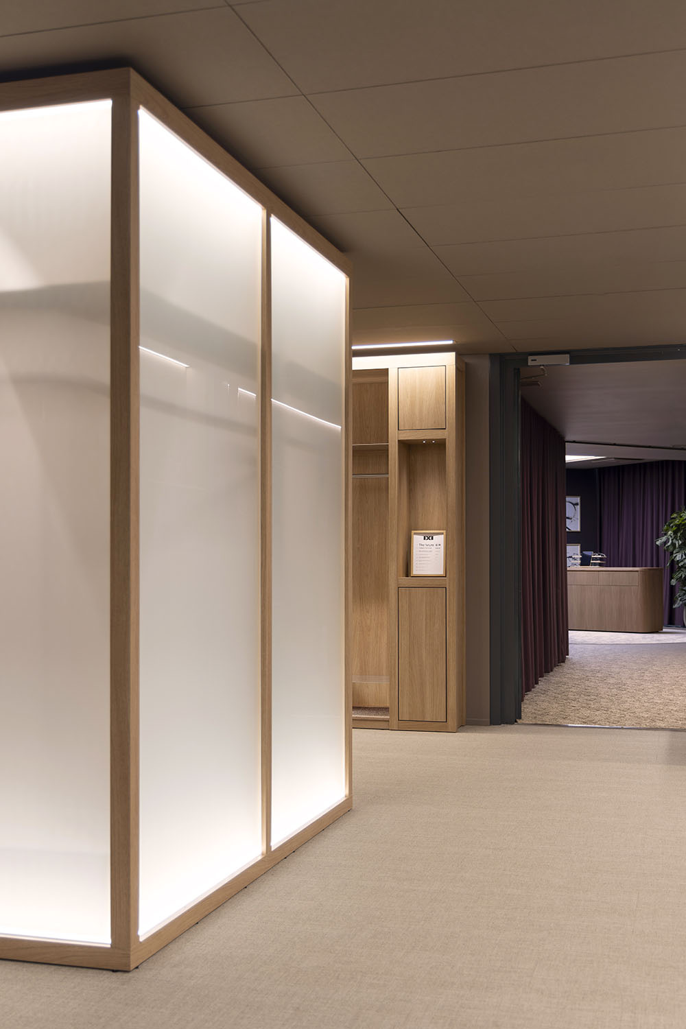 Mint More Creative interior design IXI Eyewear office lab showroom entrance