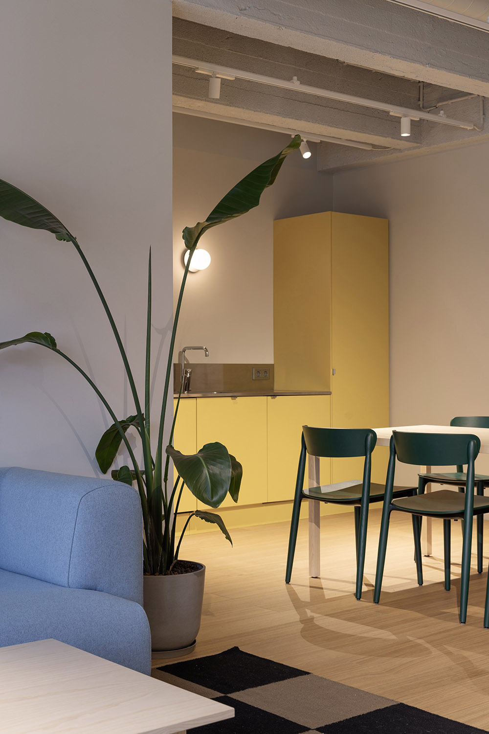 N&auml;yttelij&auml;liitto toimisto design sisustus suunnittelu j&auml;sentila keitti&ouml;