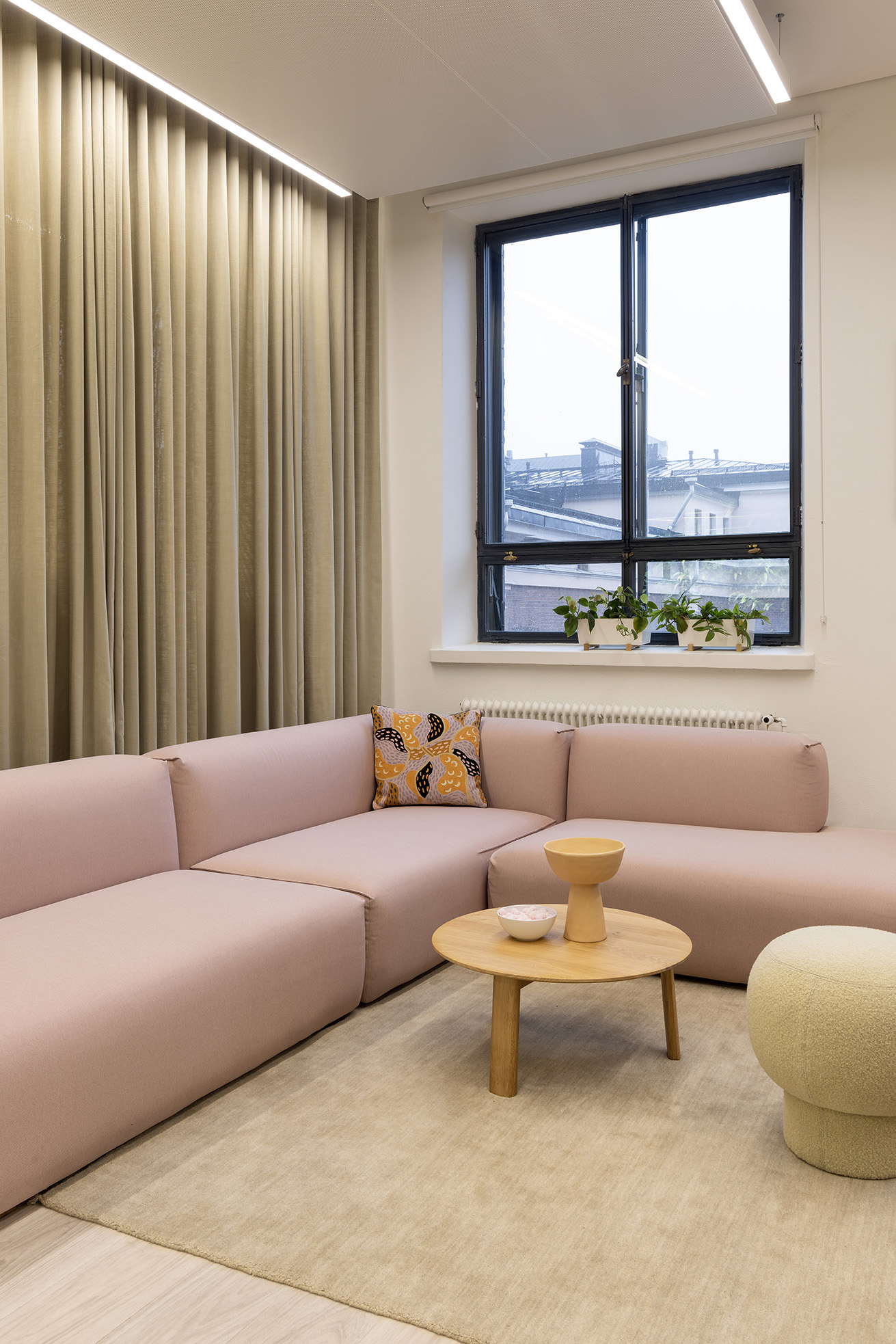 Oriflame showroom design sofa lounge